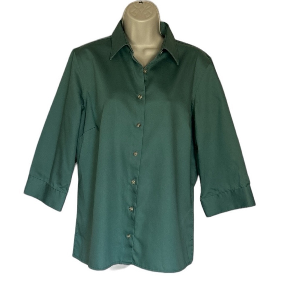 Lands End green top with 3/4 sleeve and front buttons size M
